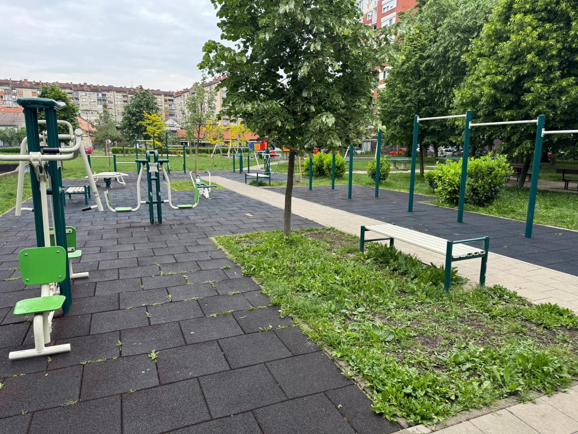 Close To Center Big Terrace Tram Garage Parking Place Fast Wifi Super King Size Bed Grocery 1min Apartment *